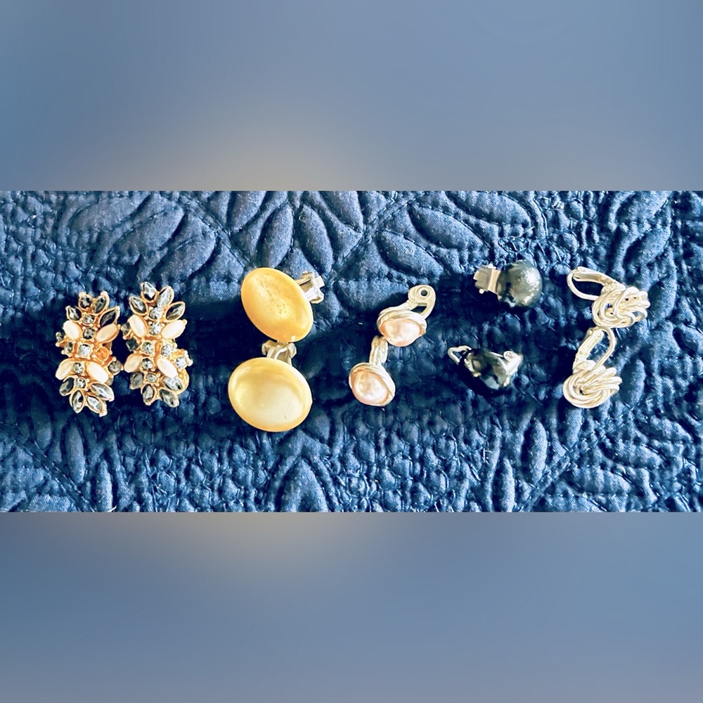 Clip earring bundle navy